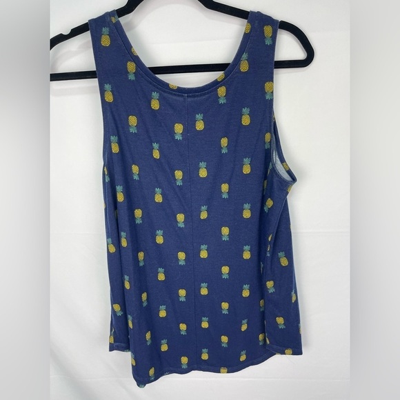 St. John’s Bay Pineapple Navy tank top. Women’s size M - Picture 6 of 11